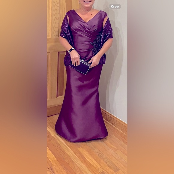 Like new MGNY MOB dress.  Gorgeous eggplant color. Dry cleaned size 12 - Picture 1 of 7